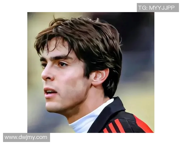 卡卡传奇再现足球世界的辉煌与激情，重温绿茵场上的经典瞬间与感动