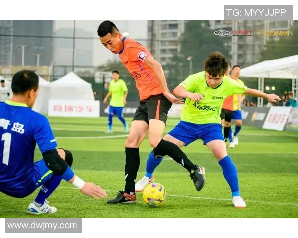 城市联赛特别报道：成都足球队如何逆袭成冠军的奋斗历程与精彩瞬间