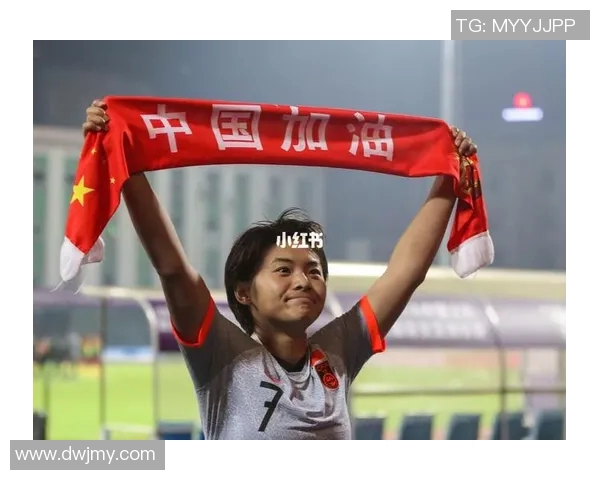 失去父亲的少女在绿茵场上追逐梦想成为足球明星的感人故事 失去父亲的少女在绿茵场上追逐梦想成为足球明星的感人故事